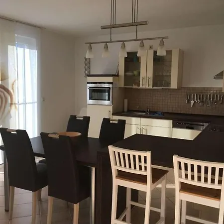 Amazing In Zinnowitz Apartament Trassenheide